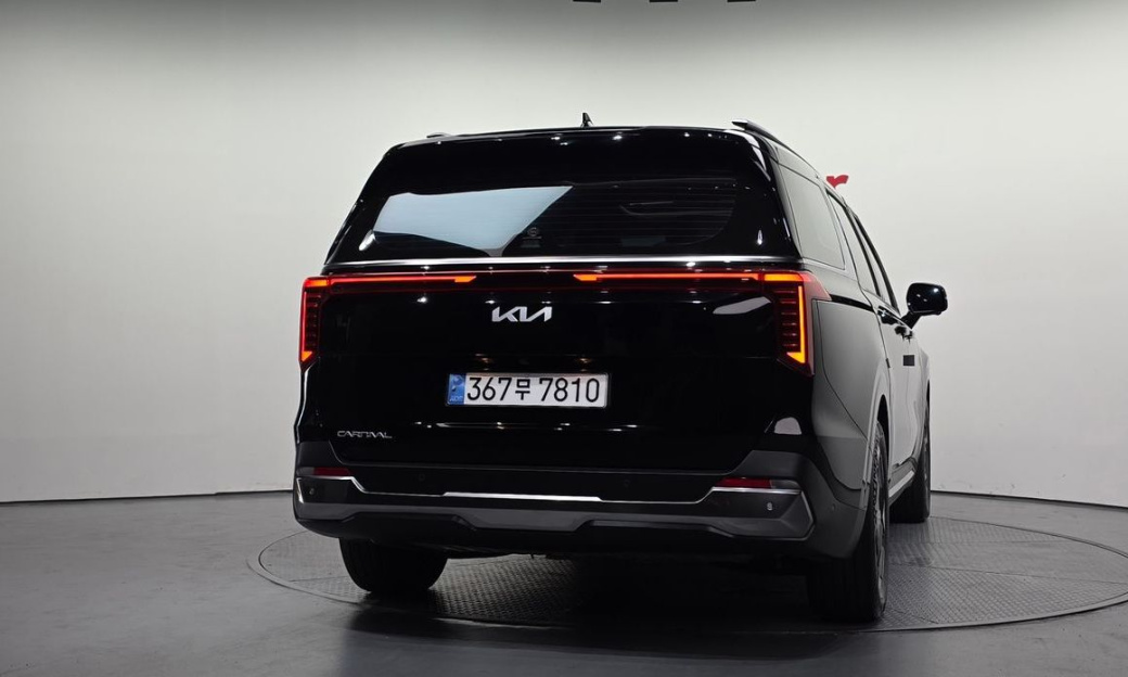 Kia Carnival 9-Seater Signature, 2025