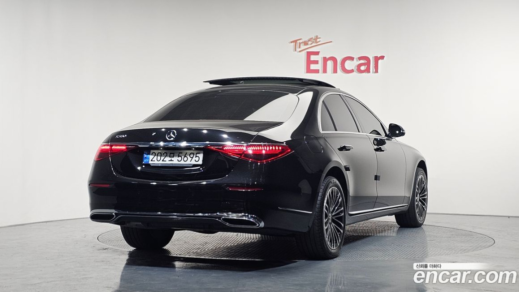 Mercedes-Benz S-Class S350 d, 2022