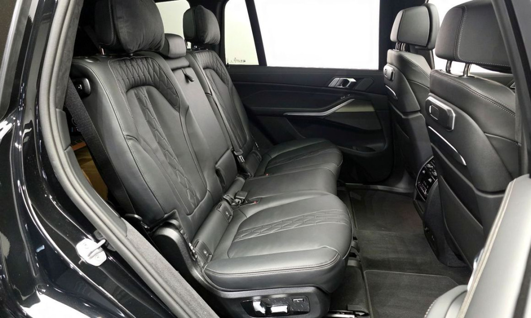 BMW X7 xDrive 40i Design Pure Excellence 7-Seater, 2025