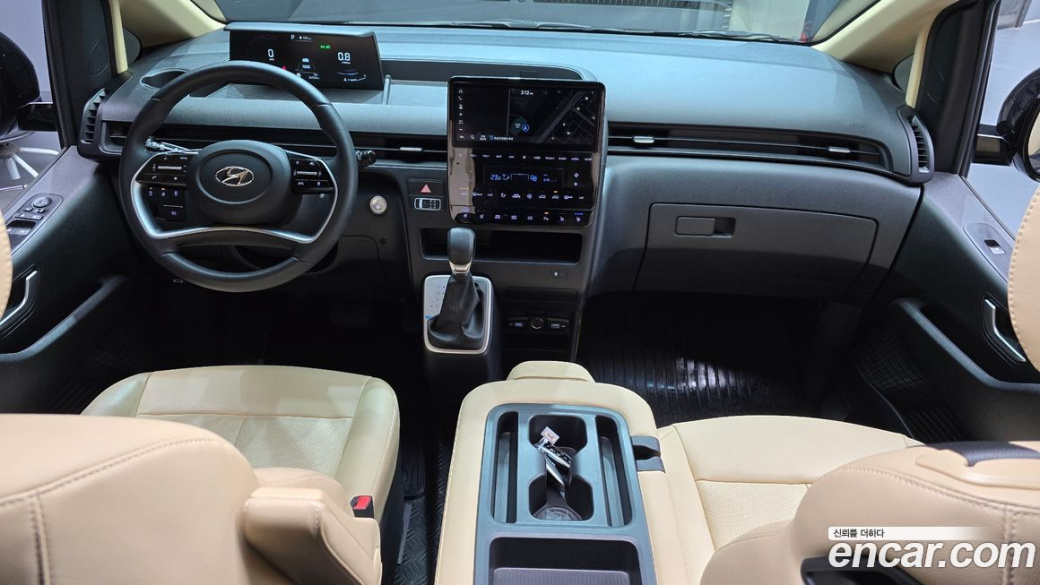 Hyundai Staria Tourer 9-Seater, 2023