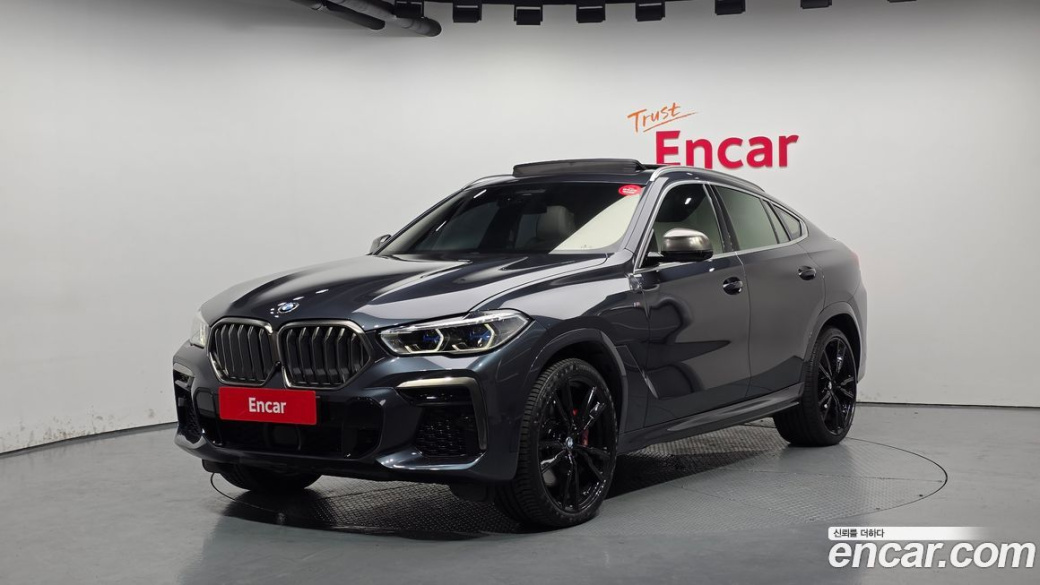 BMW X6 M50i, 2022