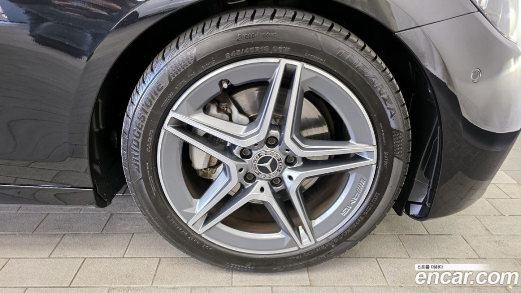 Mercedes-Benz E-Class E250 AMG Line, 2023