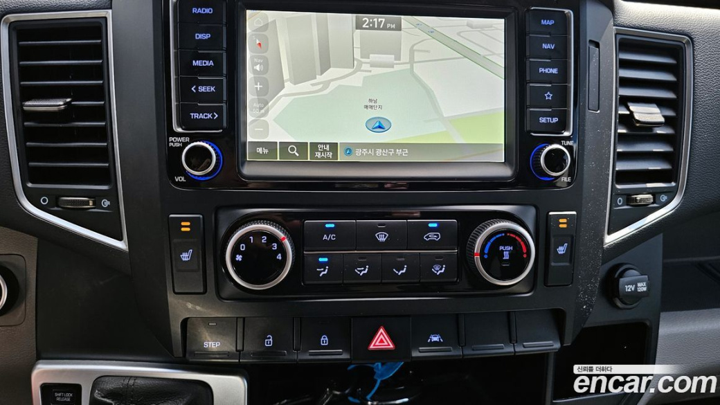 Hyundai Solati 15-seater, 2024