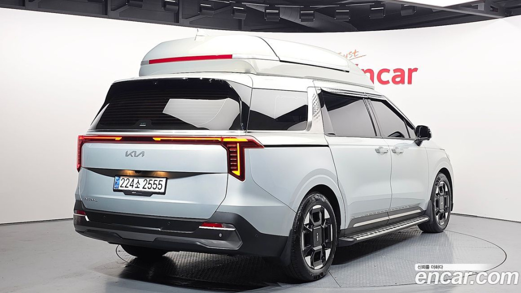 Kia Carnival 7-Seater Outdoor, 2024