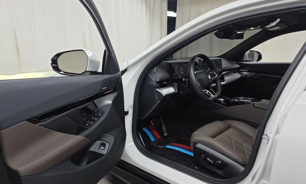 BMW 5-Series 520i M Sport, 2024