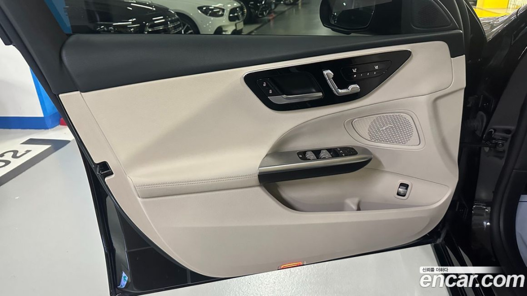 Mercedes-Benz C-Class C300 4MATIC Avantgarde, 2024