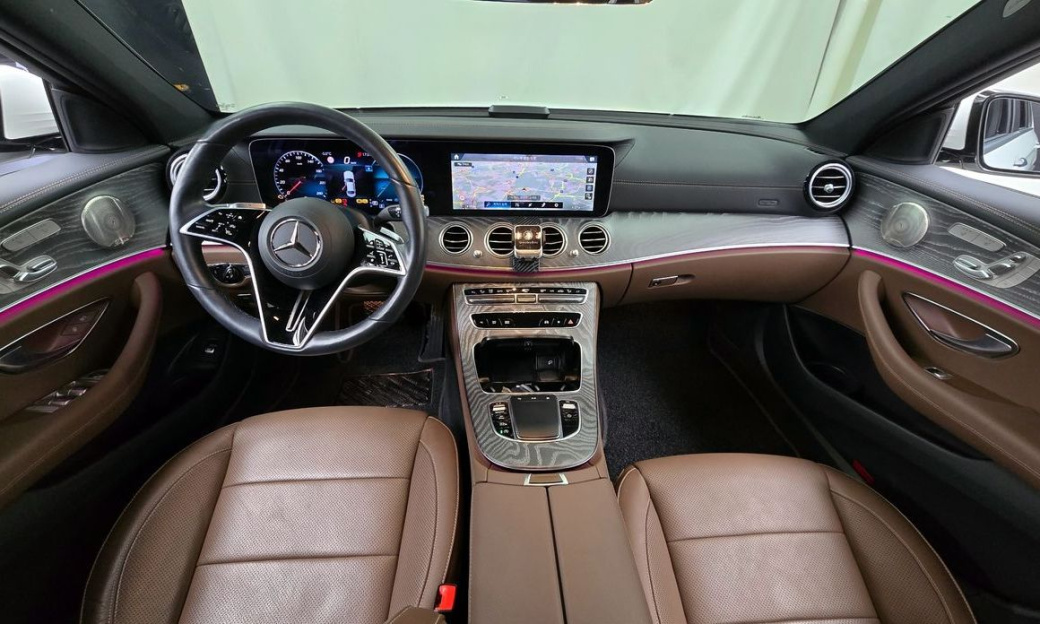 Mercedes-Benz E-Class E350 4MATIC Exclusive, 2023