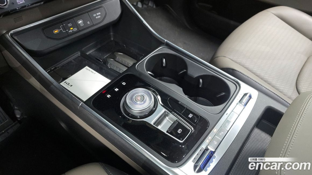 Kia Carnival 9-Seater Gravity, 2025