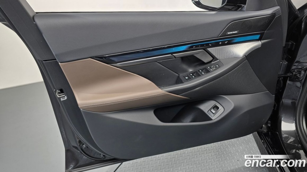 BMW 5-Series 520i M Sport, 2025