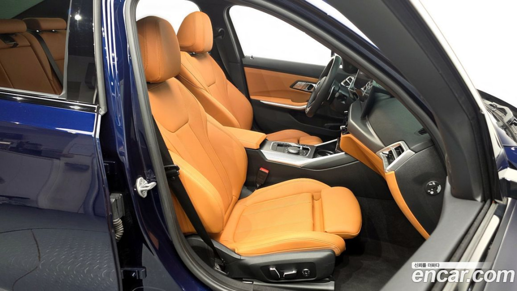 BMW 3-Series 320i M Sport, 2025