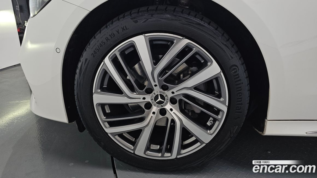Mercedes-Benz E-Class E220d 4MATIC Exclusive, 2024
