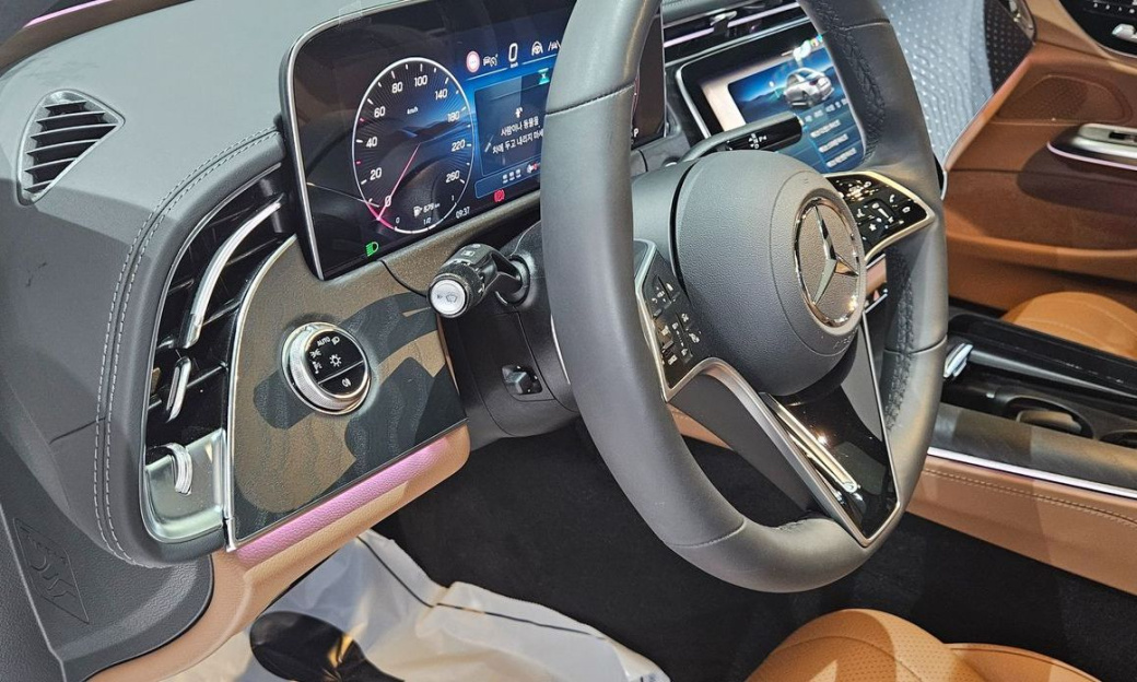 Mercedes-Benz E-Class E220d 4MATIC Exclusive, 2025
