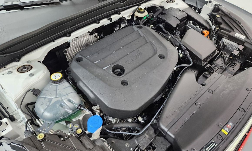 Volvo XC40 B4 Ultra Bright, 2025