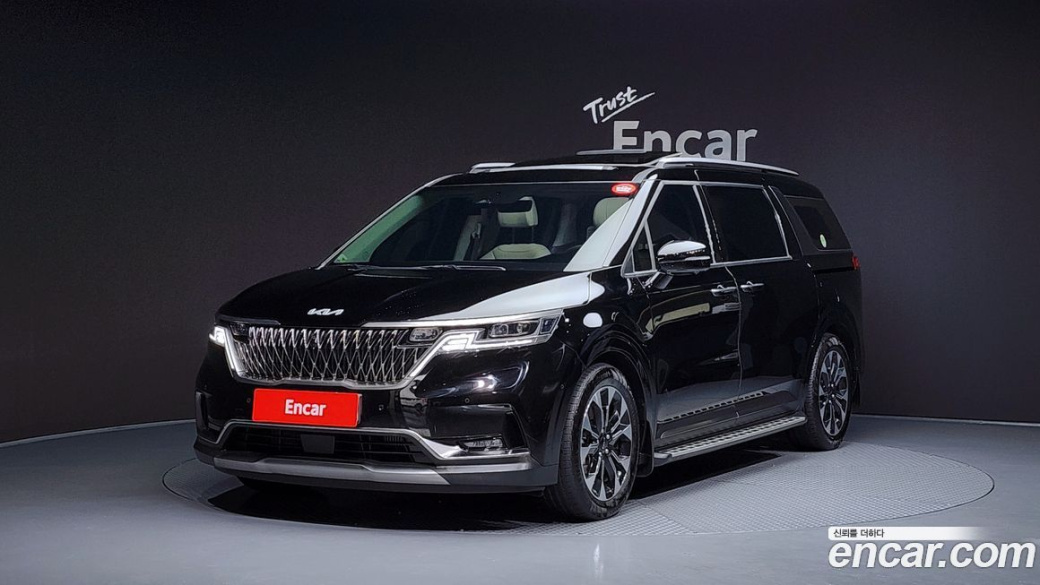 Kia Carnival 7-Seater Signature, 2023