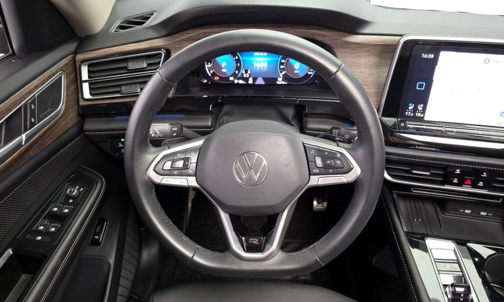 Volkswagen Atlas 2.0 TSI R-LINE 6-Seater, 2025