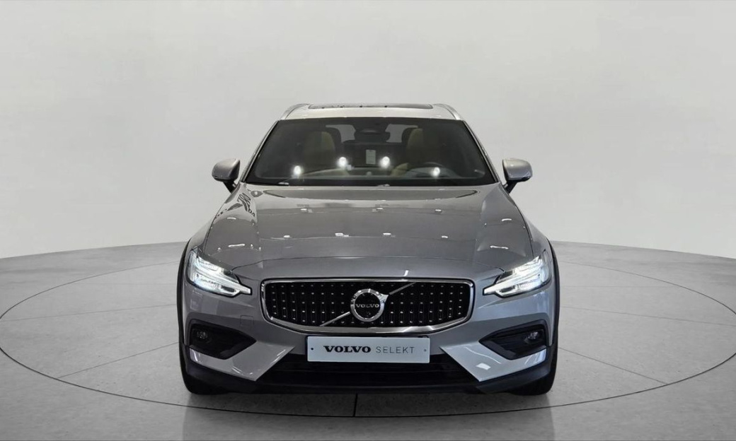 Volvo V60 B5 Ultimate AWD, 2024