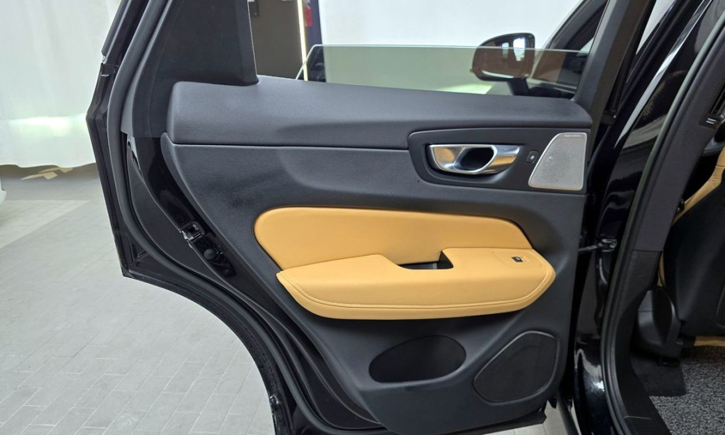 Volvo XC60 B5 Inscription, 2022