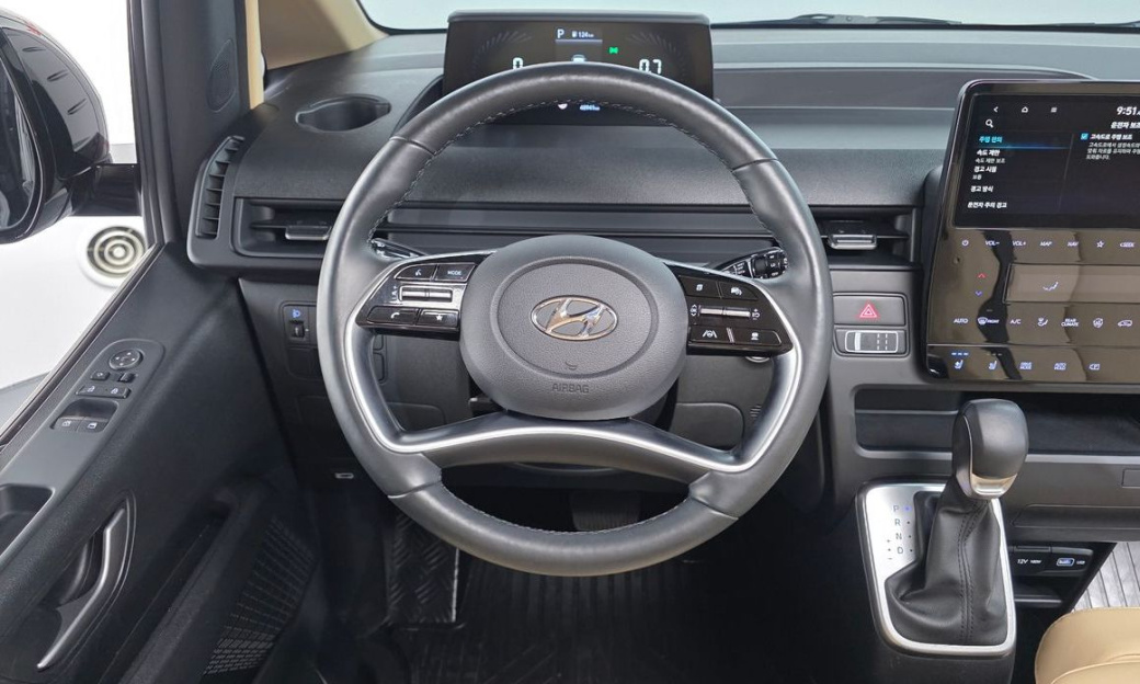 Hyundai Staria Tourer 9-Seater, 2024