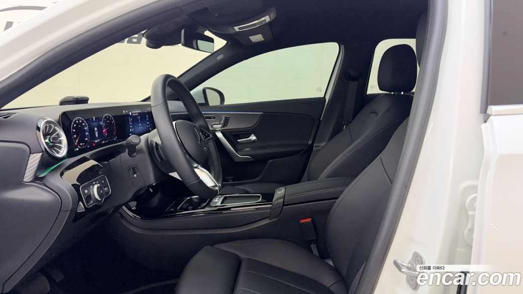 Mercedes-Benz A-Class A220 Hatchback, 2025