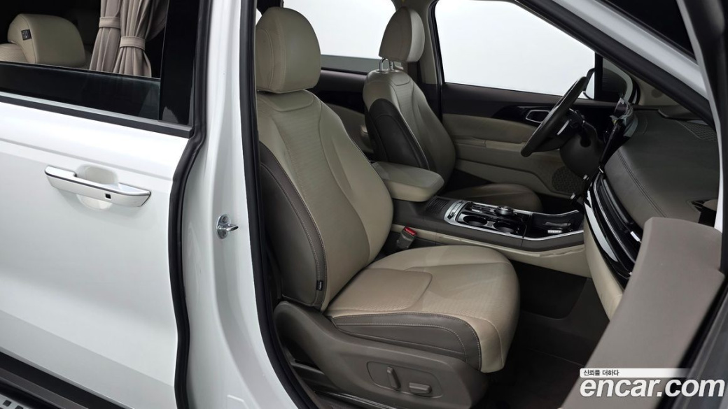 Kia Carnival 9-Seater Hi Limousine, 2024