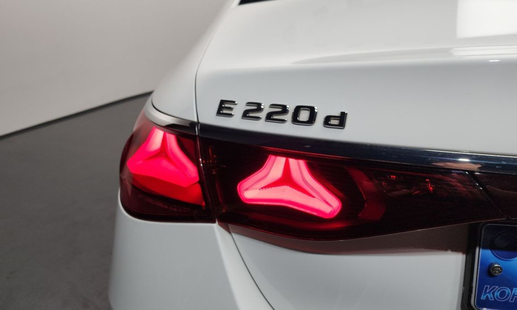 Mercedes-Benz E-Class E220d 4MATIC Exclusive, 2024