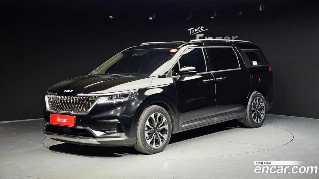 Kia Carnival 7-Seater Outdoor, 2023