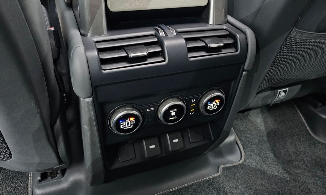 Land Rover Defender 130 P400 X-Dynamic HSE, 2023