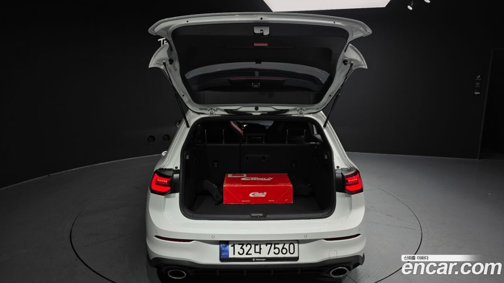 Volkswagen Golf 2.0 GTI, 2024