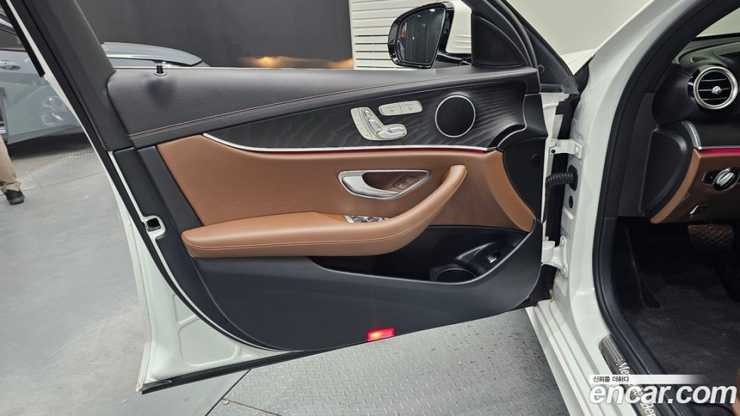 Mercedes-Benz E-Class E250 AMG Line, 2023