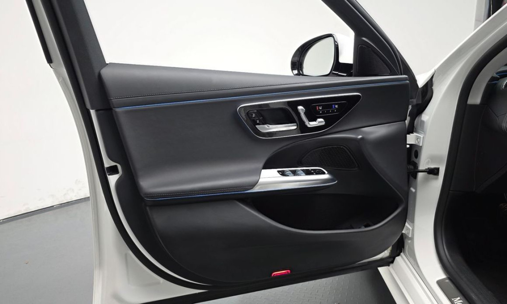 Mercedes-Benz E-Class E200 Avantgarde, 2024