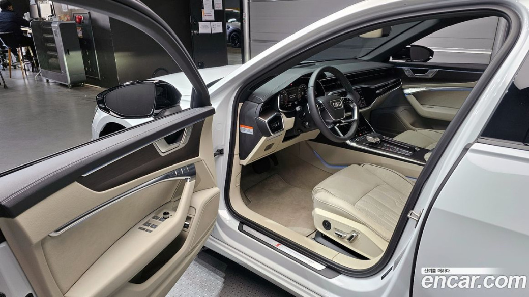 Audi A6 45 TFSI Premium, 2025