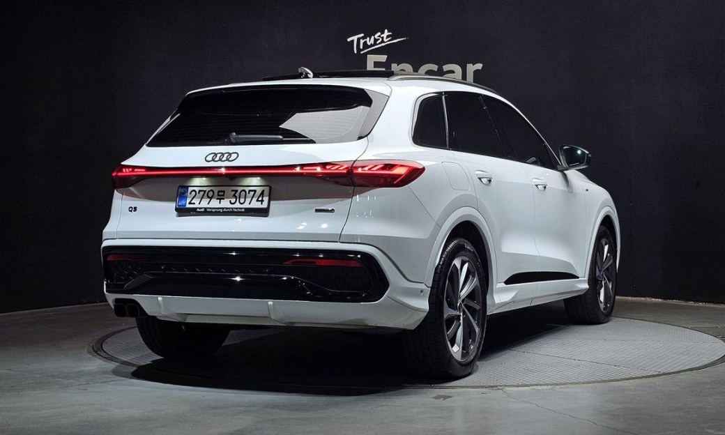 Audi Q5 40 TDI Quattro S Line Black Edition, 2025