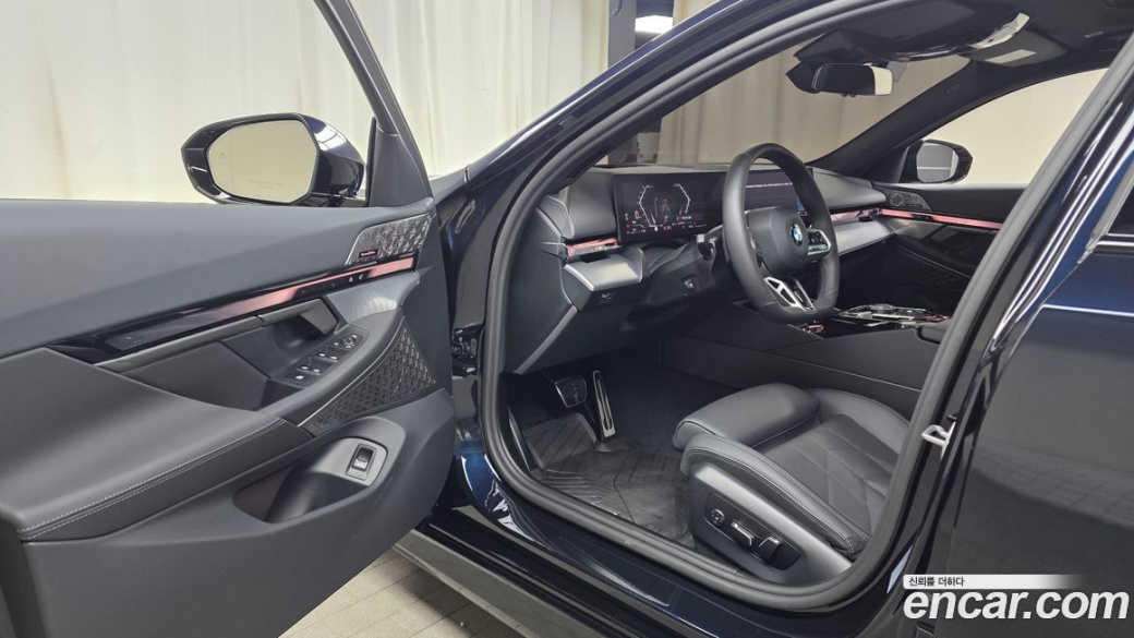 BMW 5-Series 520i M Sport, 2025