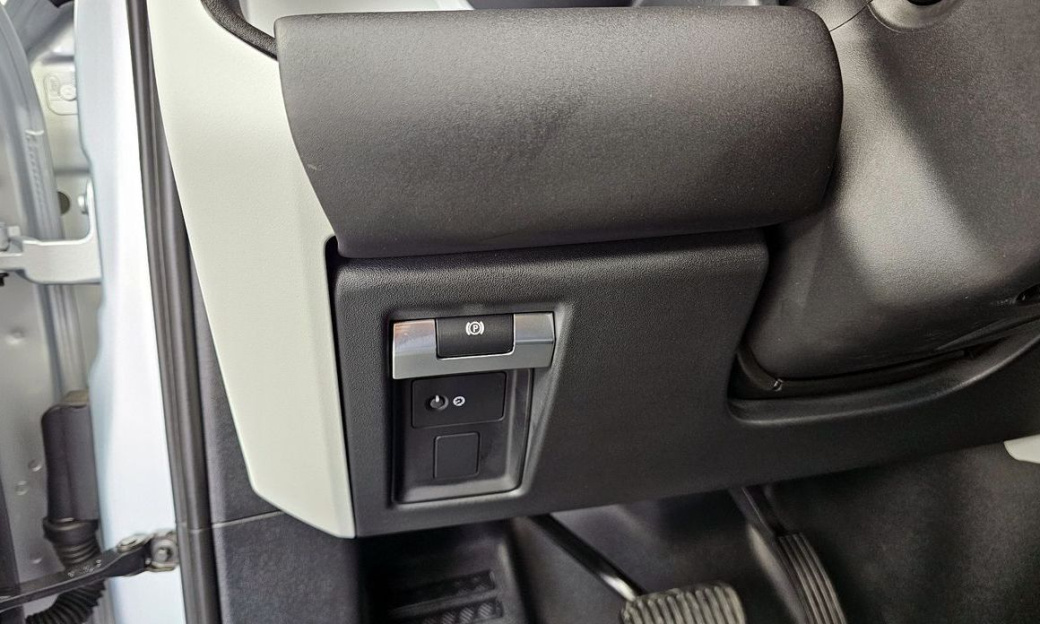 Land Rover Defender 90 D250 XS Edition, 2024