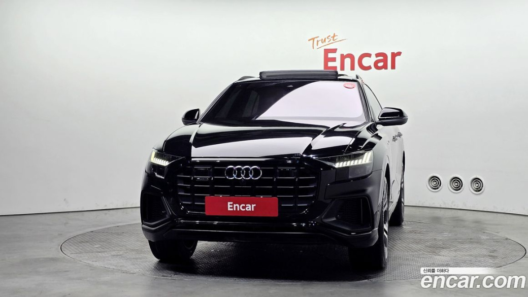 Audi Q8 55 TFSI Quattro Premium, 2023