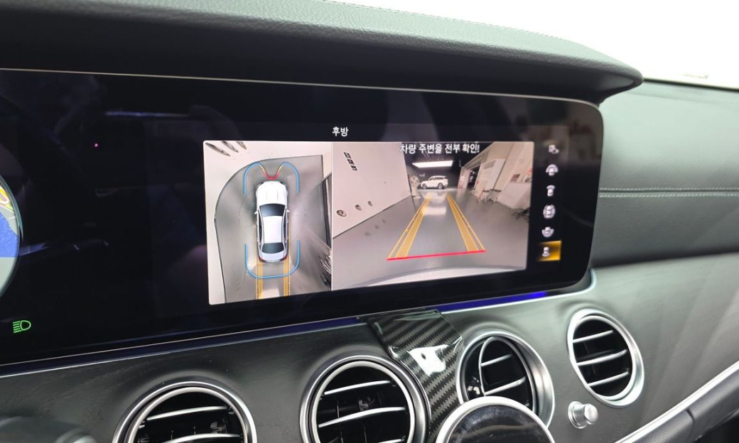 Mercedes-Benz E-Class E220d 4MATIC AMG Line, 2022