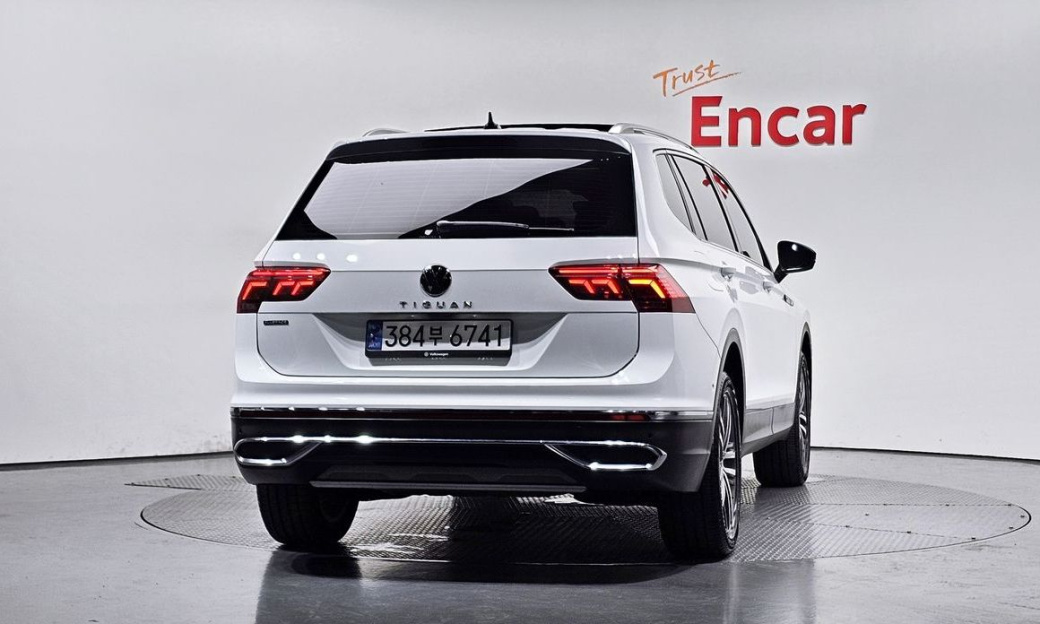 Volkswagen Tiguan 2.0 TSI Prestige, 2024