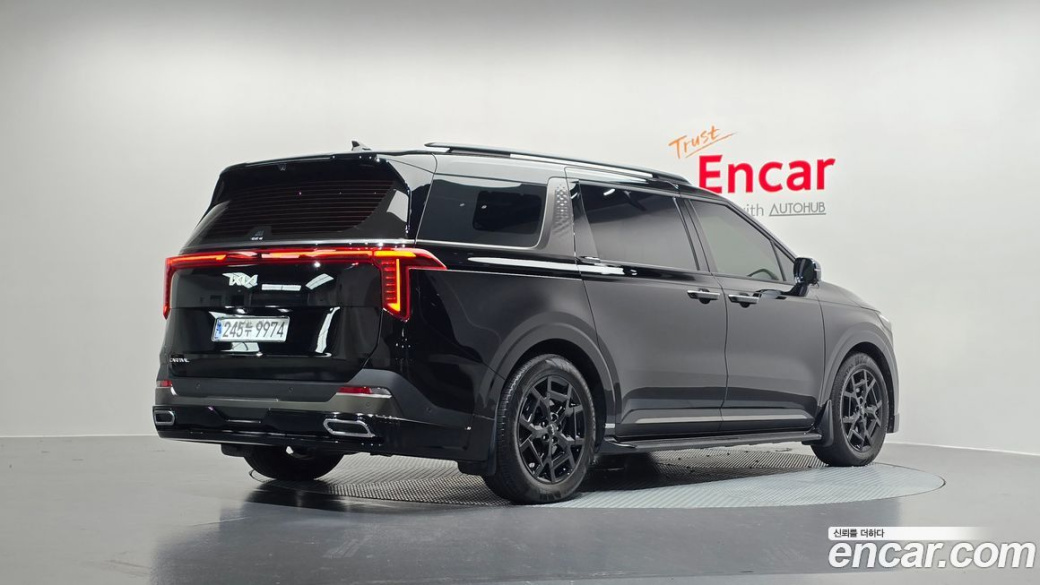 Kia Carnival 7-Seater Gravity, 2025