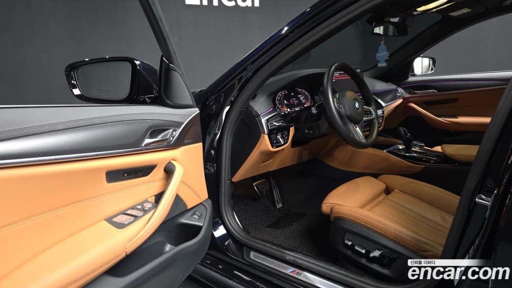BMW 5-Series 520i M Sport, 2023