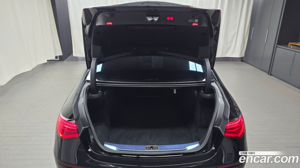 Mercedes-Benz S-Class Maybach S680 4MATIC, 2023