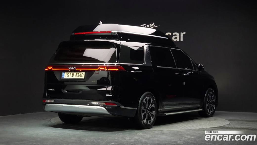 Kia Carnival 7-Seater Hi-Limousine, 2023
