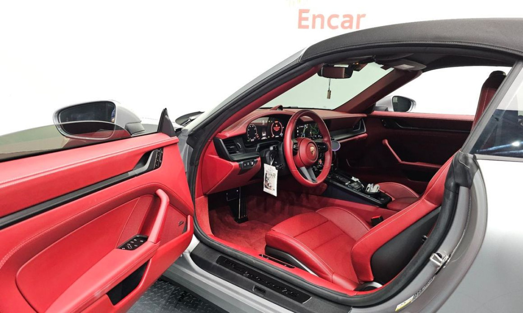 Porsche 911 Carrera 4 GTS Cabriolet, 2026