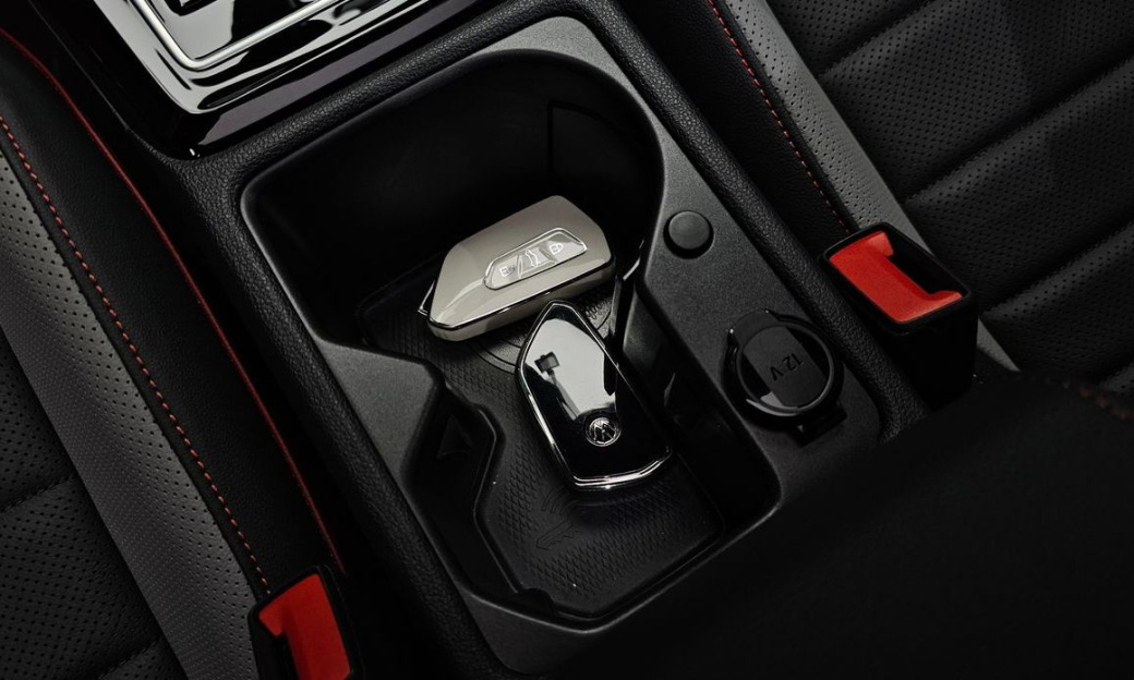 Volkswagen Golf 2.0 GTI, 2024