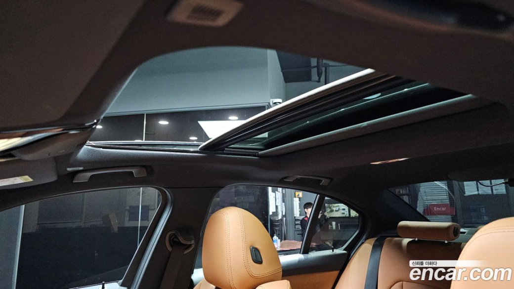BMW 3-Series 320i M Sport, 2023
