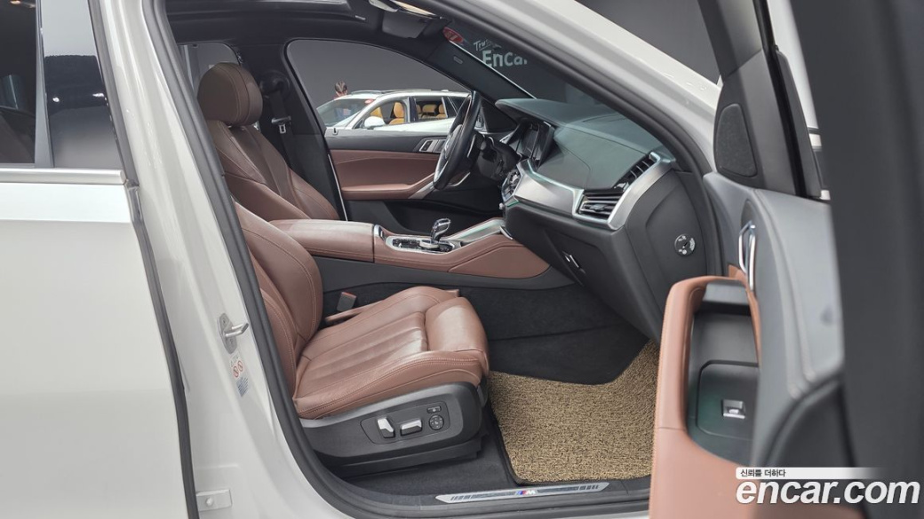 BMW X6 xDrive40i M Sport, 2022