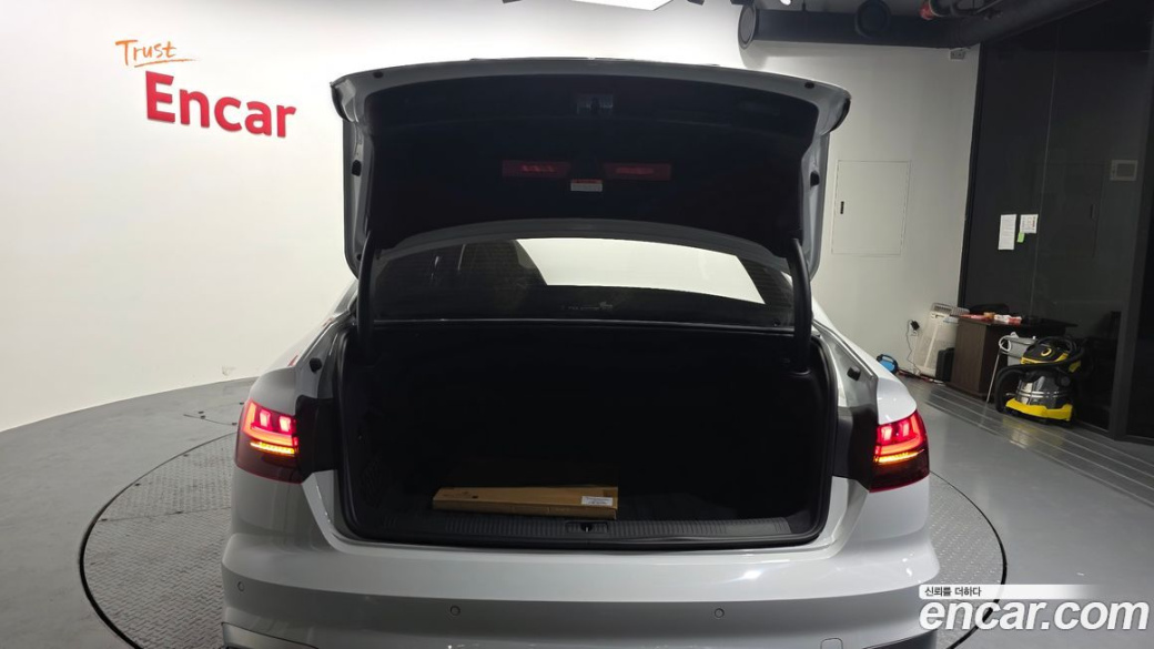Audi A4 40 TFSI Premium, 2023
