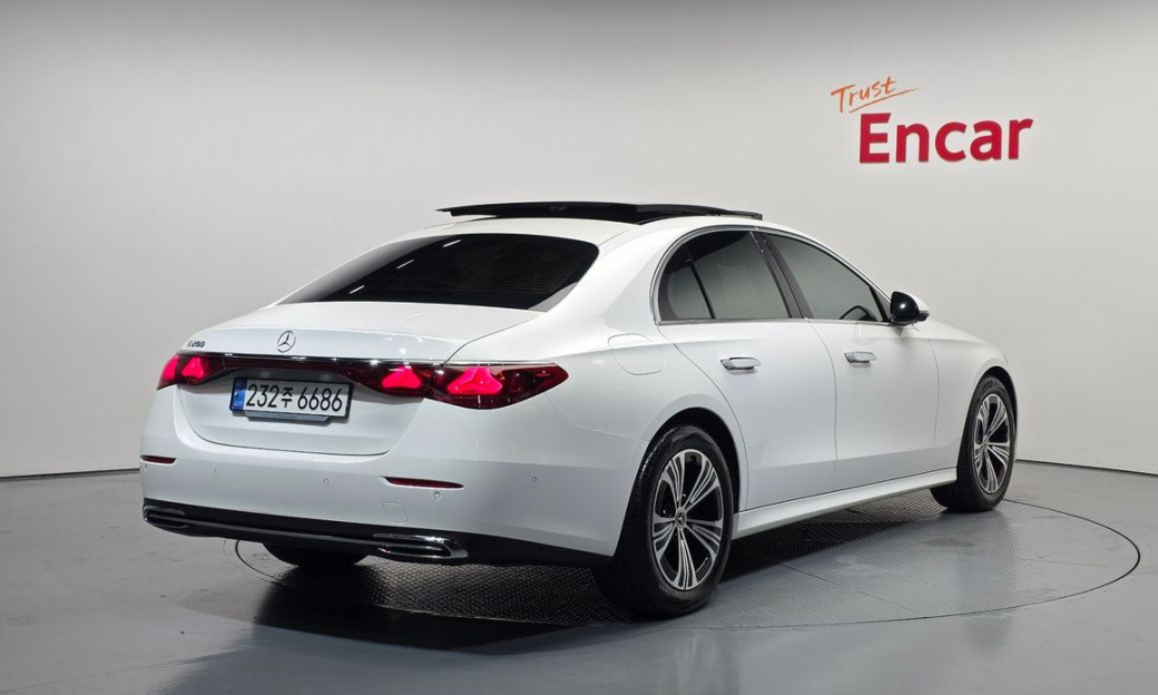 Mercedes-Benz E-Class E200 Avantgarde, 2024