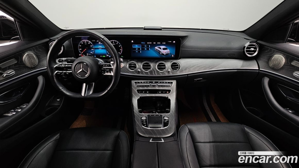 Mercedes-Benz E-Class E350 4MATIC AMG Line, 2023