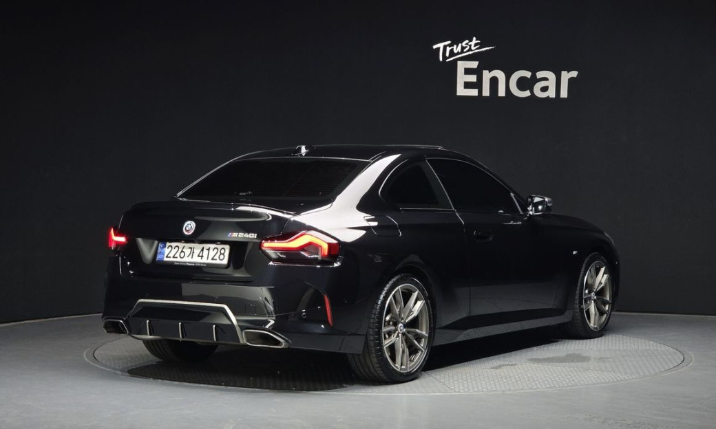 BMW 2-Series M240i xDrive Coupe, 2024