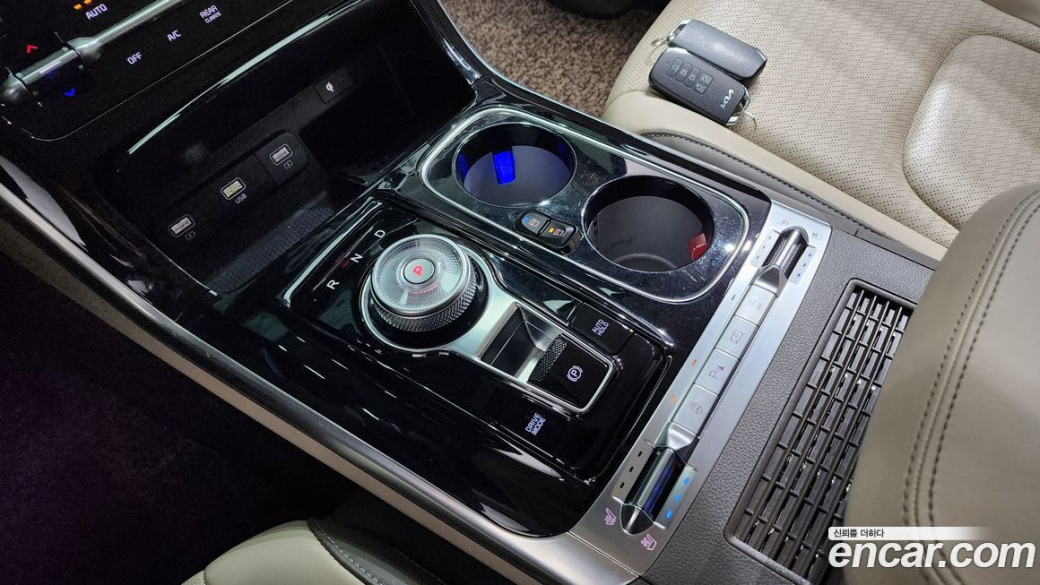Kia Carnival 9-Seater Hi-Limousine, 2023
